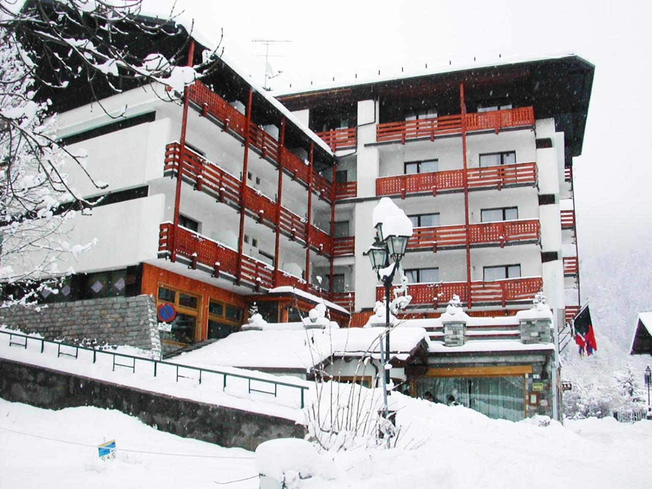 Hg Hotel Italia Brusson Exterior foto